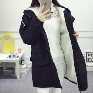 Női kabát puha béléssel és kapucnival - két modell