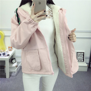 Női kabát puha béléssel és kapucnival - két modell