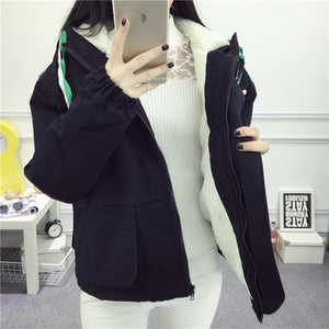 Női kabát puha béléssel és kapucnival - két modell