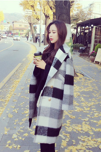 Puha női kockás kabát hosszú modell gombokkal