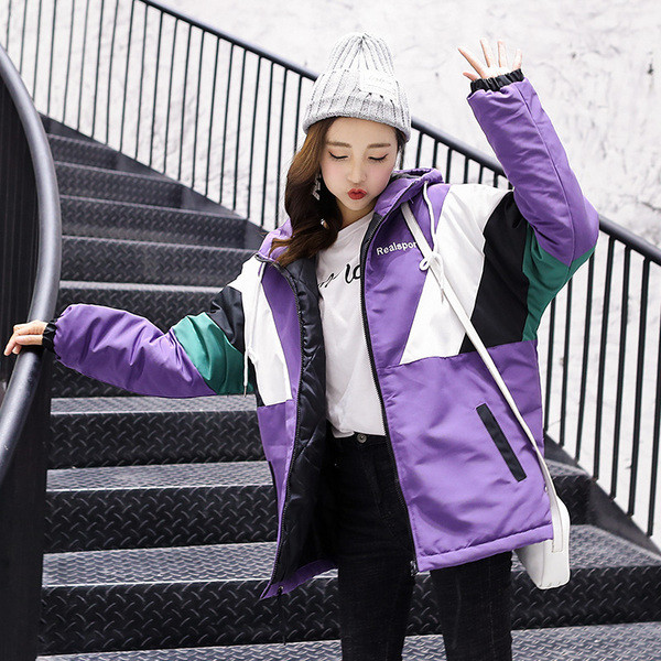 Női sport- és alkalmi kabát kapucnival