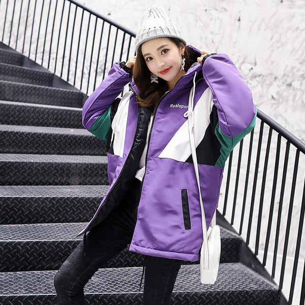 Női sport- és alkalmi kabát kapucnival