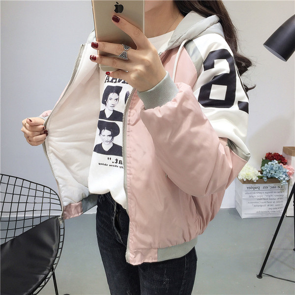 Дамско спортно яке с качулка в два цвята