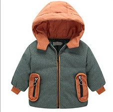 Kényelmes téli gyerekkabát kapucnis lányoknak és fiúknak egyaránt