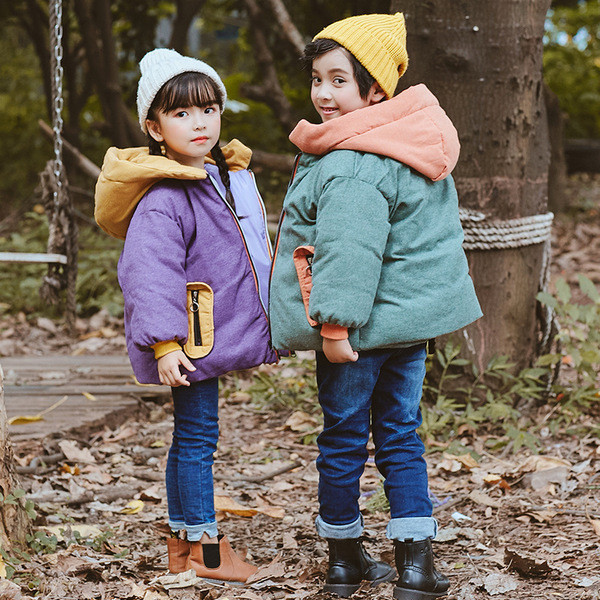 Kényelmes téli gyerekkabát kapucnis lányoknak és fiúknak egyaránt