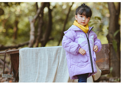 Παιδικό χειμωνιάτικο μπουφάν για κορίτσια με επιγραφές σε τρία χρώματα