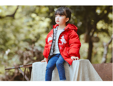 Παιδικό χειμωνιάτικο μπουφάν για κορίτσια με επιγραφές σε τρία χρώματα