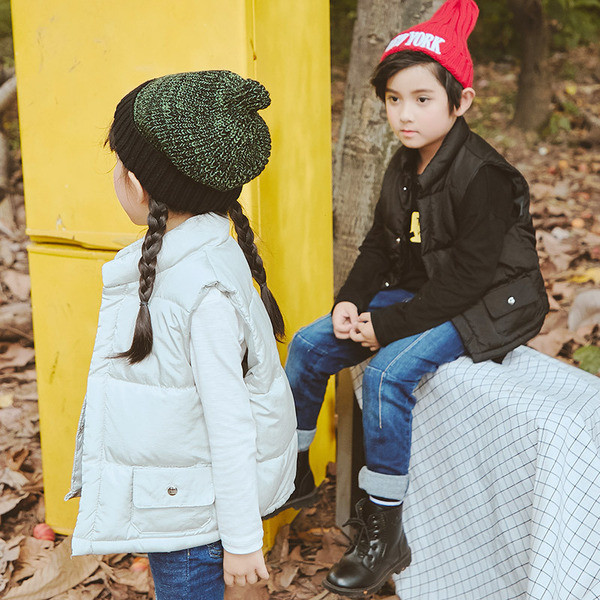 Sima gyerekmellény három színben, alkalmas lányoknak és fiúknak