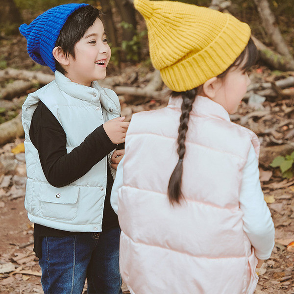Sima gyerekmellény három színben, alkalmas lányoknak és fiúknak