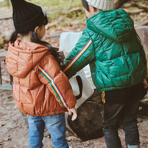 Καθημερινό παιδικό μπουφάν με πλευρικές ζώνες κατάλληλο για κορίτσια και αγόρια