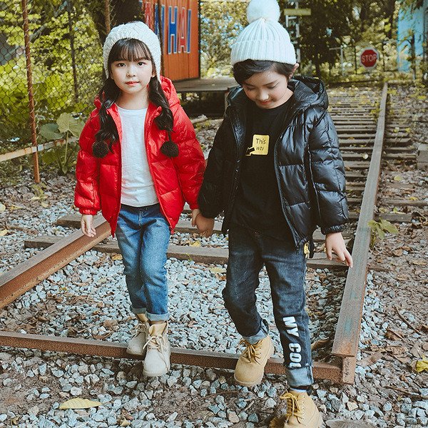 Καθημερινό παιδικό μπουφάν με πλευρικές ζώνες κατάλληλο για κορίτσια και αγόρια