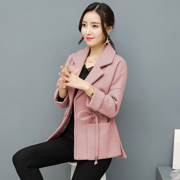 Női rövid kabát derékkötővel több színben