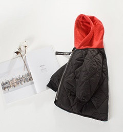 Gyermek őszi kabát két színben, alkalmas fiúknak és lányoknak