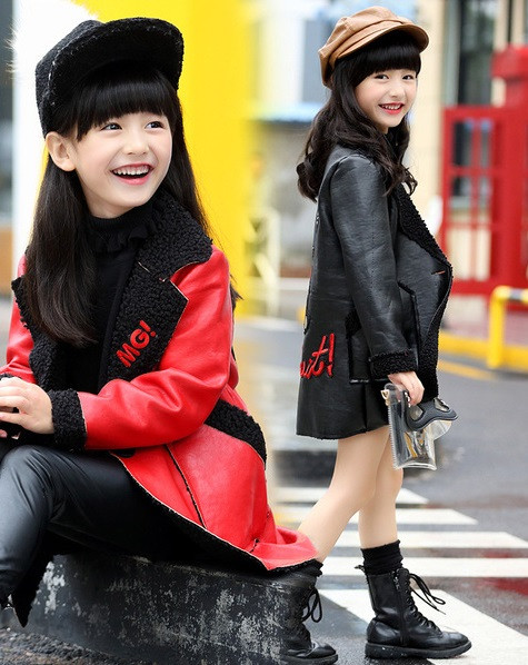 Eko bőrből készült stílusos gyerekkabát fekete és piros színben