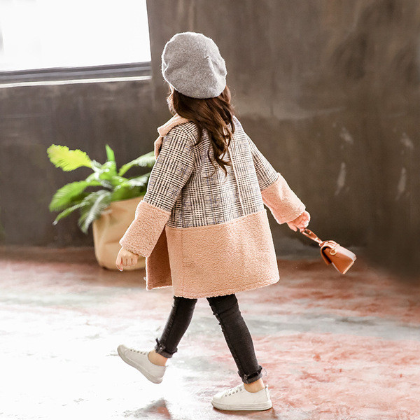 Rózsaszín kockás gyerekkabát lányoknak