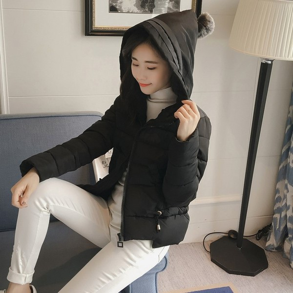 Stílusos női kabát, kapucniján bolyhos, négy színben