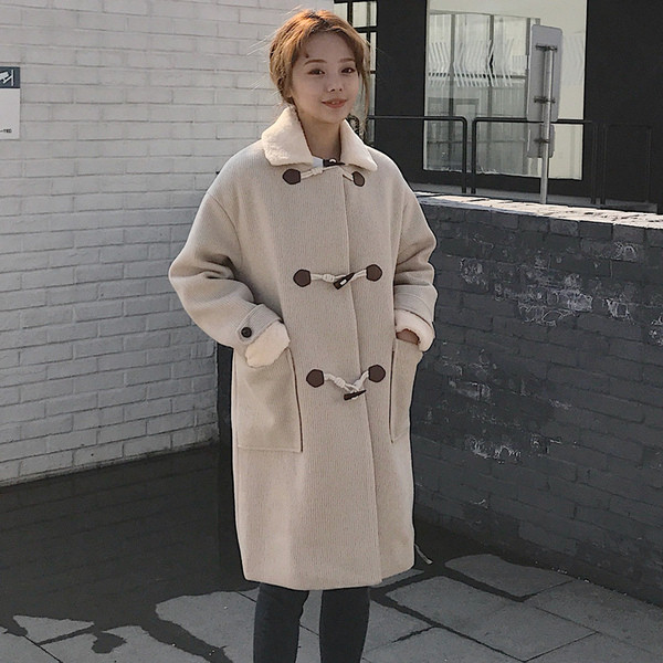 Зимно дамско палто дълъг модел с джобове в два цвята