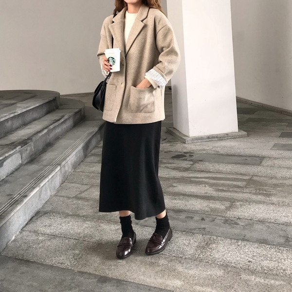 Ежедневно дамско палто с джобове в бежов и черен цвят