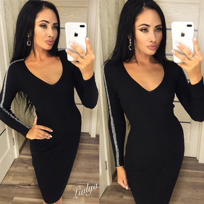 Стилна дамска зимна рокля с дълбоко V-образно деколте в няколко цвята 