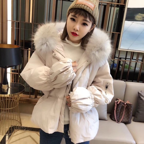 Дамско елегантно яке с пух на качулката 
