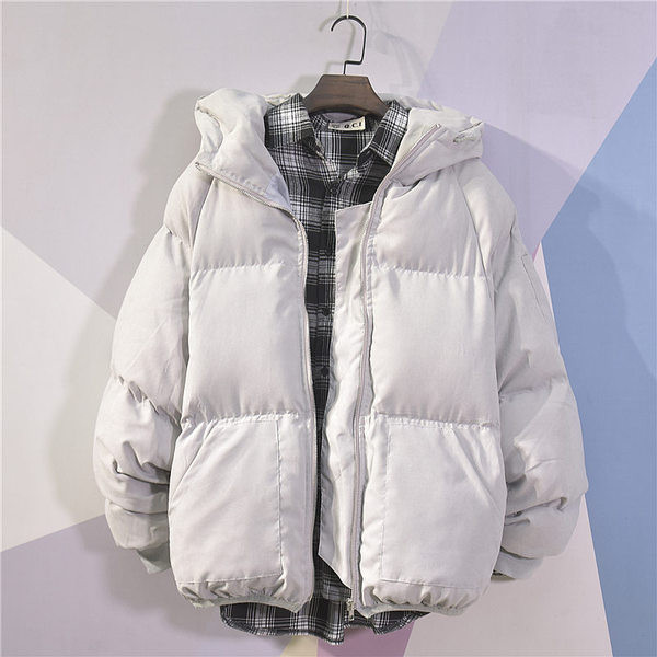 Зимно мъжко яке с качулка и цветна апликация в няколко цвята 