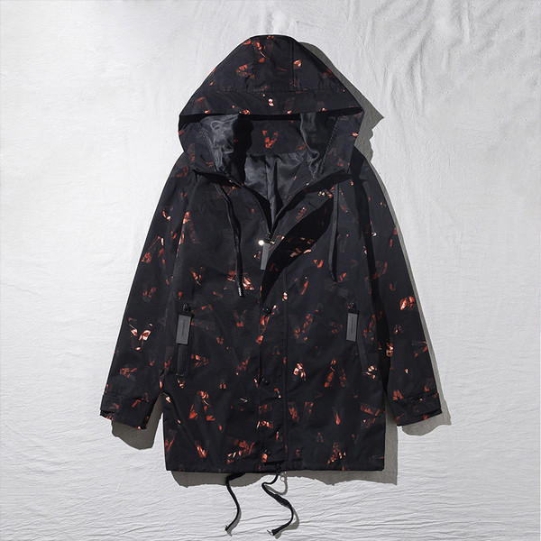 Дълго мъжко яке ветроустойчиво с качулка в черен цвят