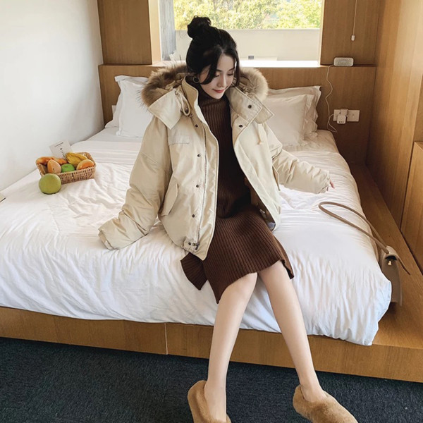 Дамско стилно яке с пух на качулката 