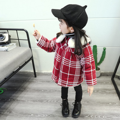 Стилно детско карирано палто с пухена яка в два цвята