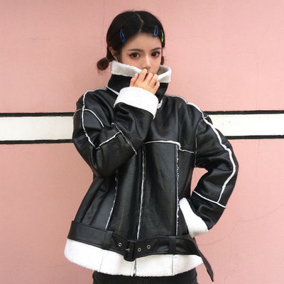 Стилно дамско яке в черен цвят