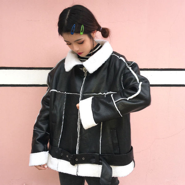 Стилно дамско яке в черен цвят