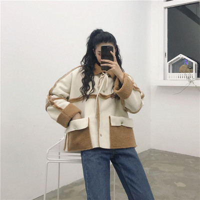 Модерно дамско яке - широк модел в светъл цвят