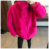 Топло дамско пухено яке с джобове и шал в няколко цвята