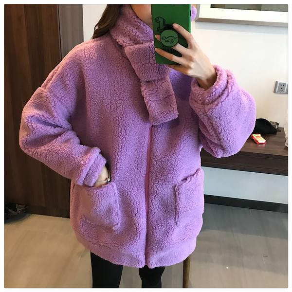 Топло дамско пухено яке с джобове и шал в няколко цвята