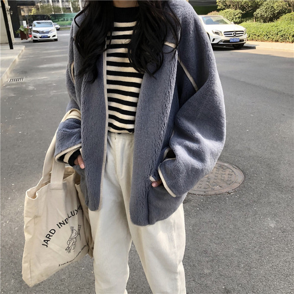 Модерно дамско късо яке в три цвята