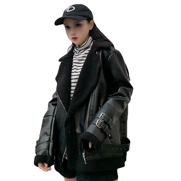 Стилно дамско яке - широк модел в черен цвят