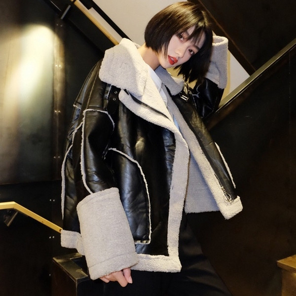 Дамско модерно яке - широк модел