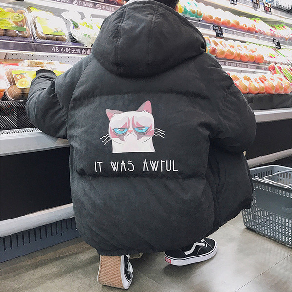 Нов модел мъжко зимно яке с качулка и сцветна апликация в няколко цвята 