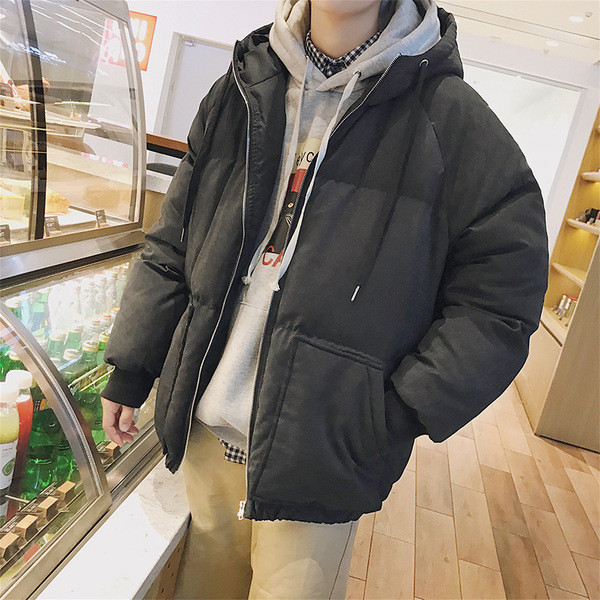 Нов модел мъжко зимно яке с качулка и сцветна апликация в няколко цвята 