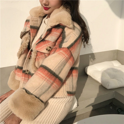 Модерно дамско късо палто с пух в два цвята