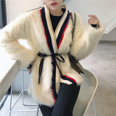 Модерна дамска пухена жилетка в два цвята