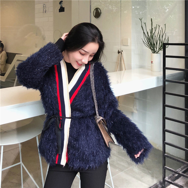 Модерна дамска пухена жилетка в два цвята