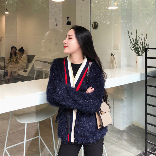 Модерна дамска пухена жилетка в два цвята