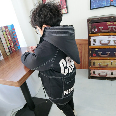 Moдерно детско яке в черен цвят с надписи