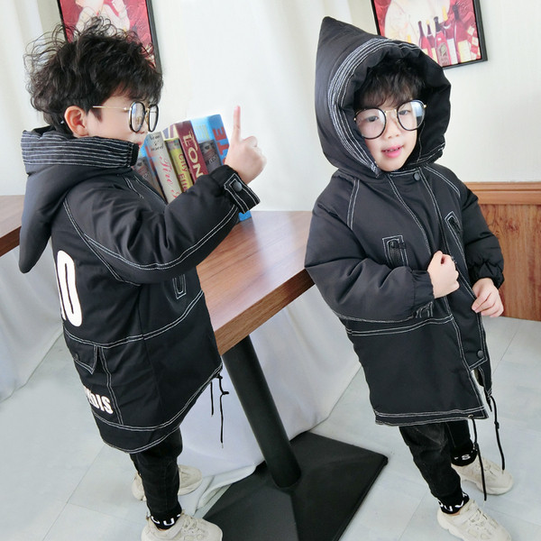 Moдерно детско яке в черен цвят с надписи