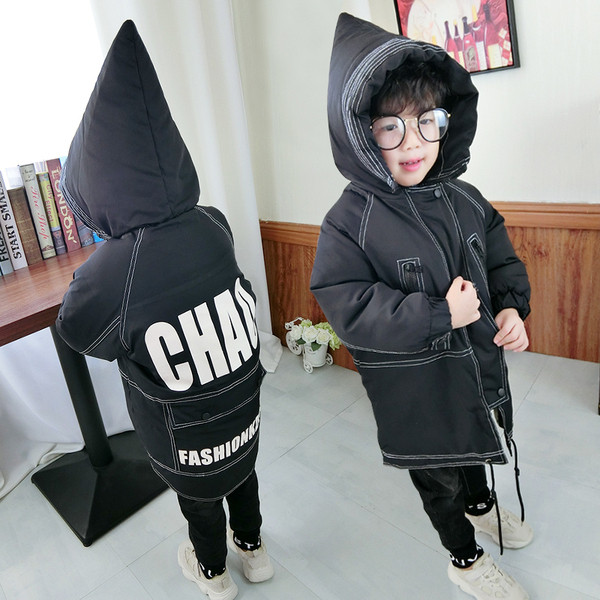 Moдерно детско яке в черен цвят с надписи