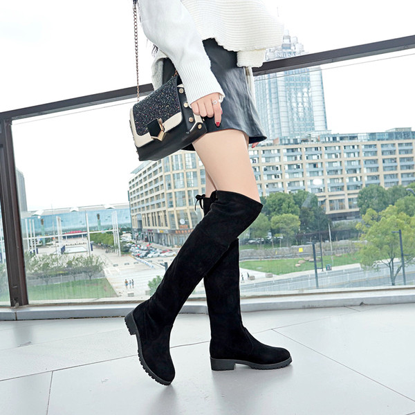 ХИТ Актуални дамски ботуши от еко велур в черен цвят 