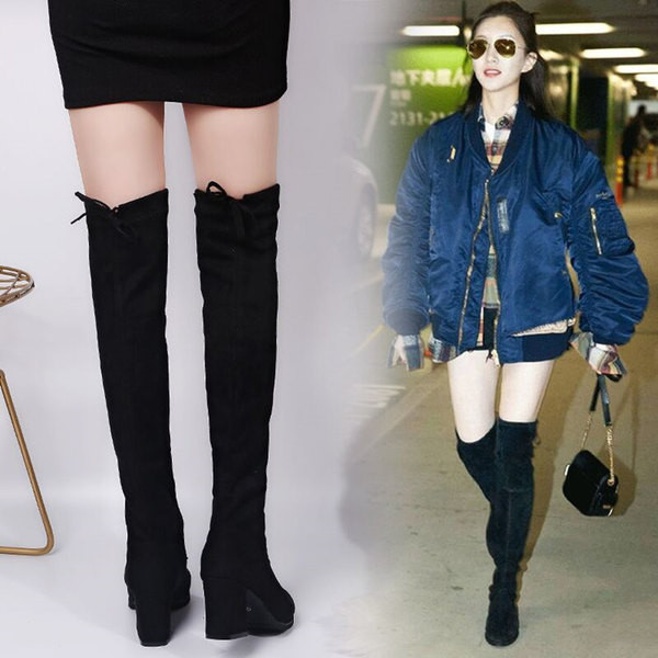 Стилни дамски ботуши от еко велур заострен модел в черен цвят 