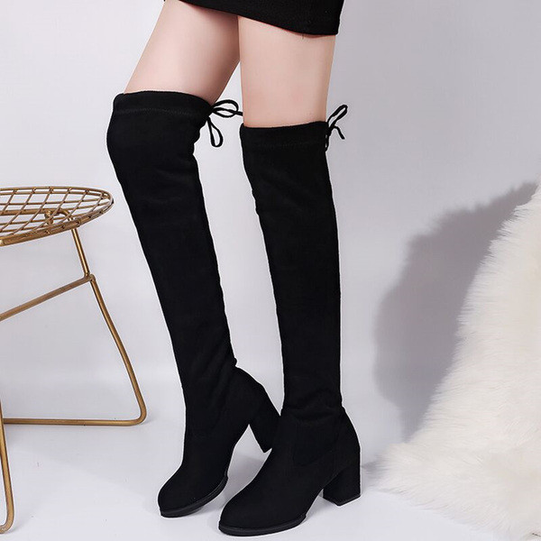 Стилни дамски ботуши от еко велур заострен модел в черен цвят 