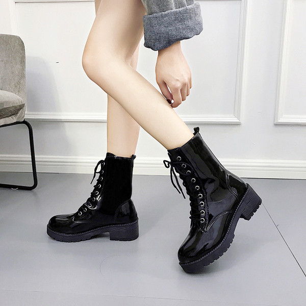 Актуални дамски кубинки с връзки в черен цвят - два модела