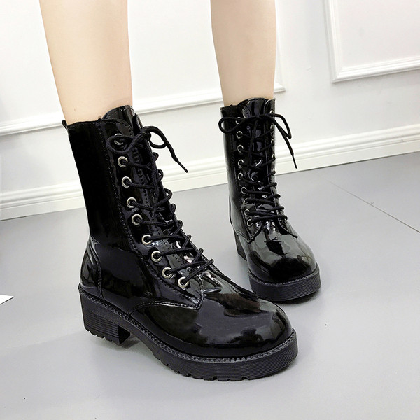 Актуални дамски кубинки с връзки в черен цвят - два модела